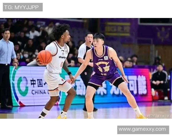 张庆鹏的篮球人生:从青涩少年到职业球员的奋斗历程与心路历程 张庆鹏的篮球人生:从青涩少年到职业球员的奋斗历程与心路历程