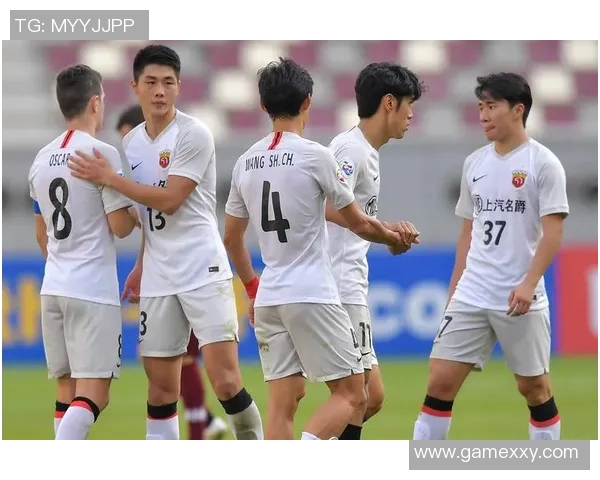 上海上港迎战胜利船全力争胜展现球队实力与风采 上海上港迎战胜利船全力争胜展现球队实力与风采