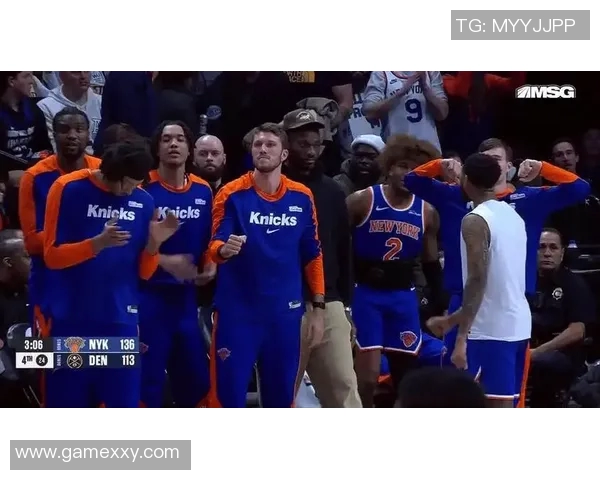 勇士队在季前赛中绝杀掘金队展现强大实力与团队默契 勇士队在季前赛中绝杀掘金队展现强大实力与团队默契