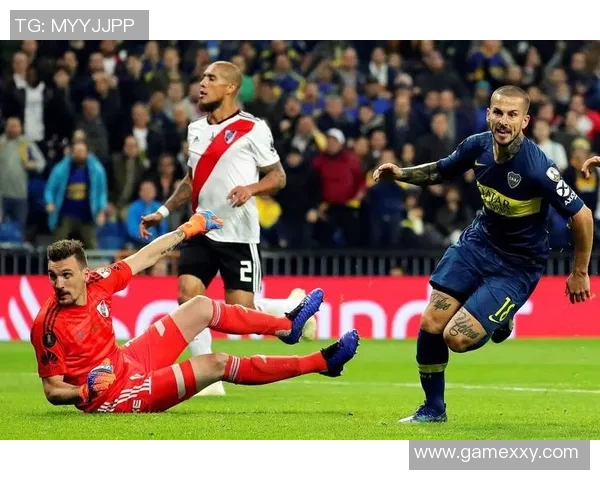 圣菲联合与河床激战正酣实时比分更新与精彩瞬间回顾