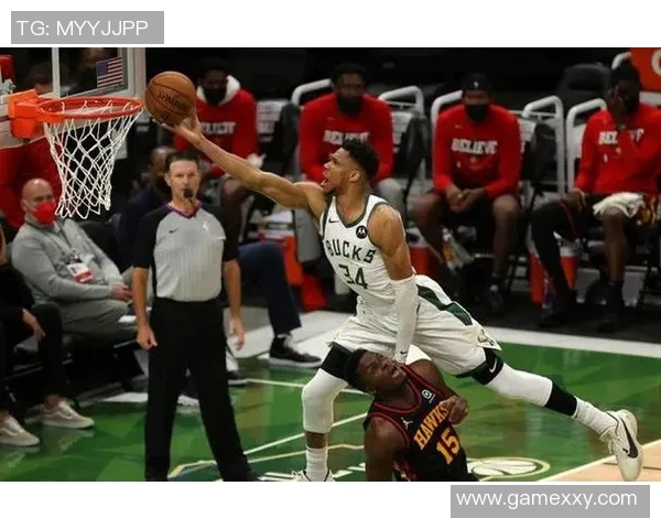 字母哥愤怒撕毁球衣雄鹿惨败后更衣室内冲突不断引发热议