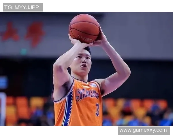 李根:从篮球场上的闪耀星辰到人生舞台的坚定步伐