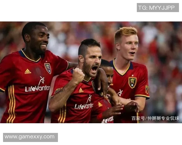 波特兰木队与西雅图球队的激烈对决引发球迷热情高涨 波特兰木队与西雅图球队的激烈对决引发球迷热情高涨