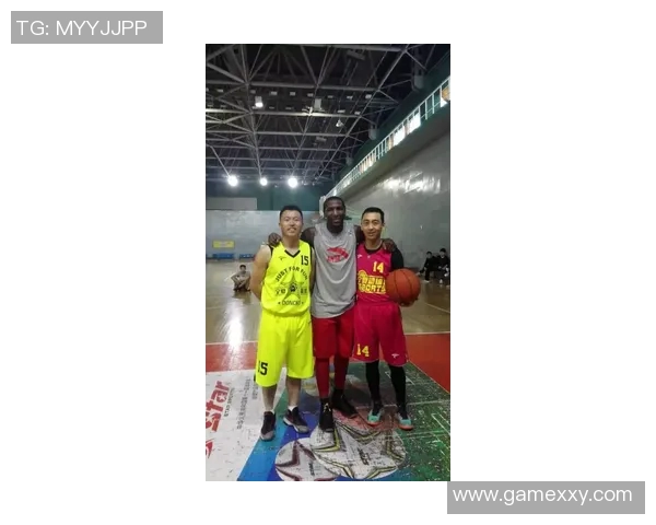 西安篮球队在联合会杯中的团队协作表现分析与点评